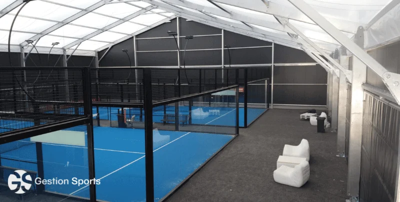 Terrain de padel indoor — conception et aménagement